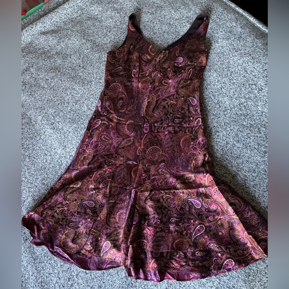 Anne Taylor LOFT 100% Silk Maroon/Plum Paisley Midi Dress Size 4 - Picture 8 of 12